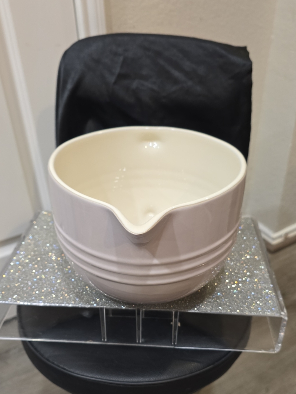Le Creuset 3.4QT Signature Batter Bowl- Shallot - Picture 9 of 10
